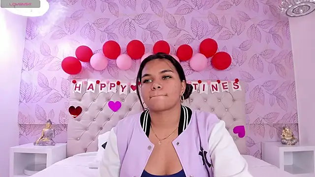 Snapshot of Carolina_Evanss chatting on February 17, 2025, 3:36 am Carolina Evanss online show from February 17, 2025, 3:36 am