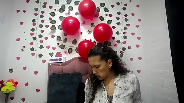 Snapshot of Leyla_Horny_Bg chatting on February 14, 2025, 8:15 pm Leyla Horny Bg online show from February 14, 2025, 8:15 pm