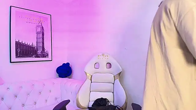 Theia moon online show from January 15, 2025, 12:47 pm