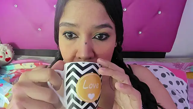 Snapshot of Venus_Blackk chatting on September 15, 2025, 11:32 am Venus Blackk online show from September 15, 2025, 11:32 am