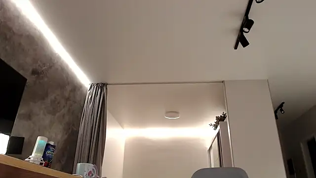 Snapshot of KissMyVibe chatting on December 14, 2024, 12:01 am KissMyVibe online show from December 14, 2024, 12:01 am