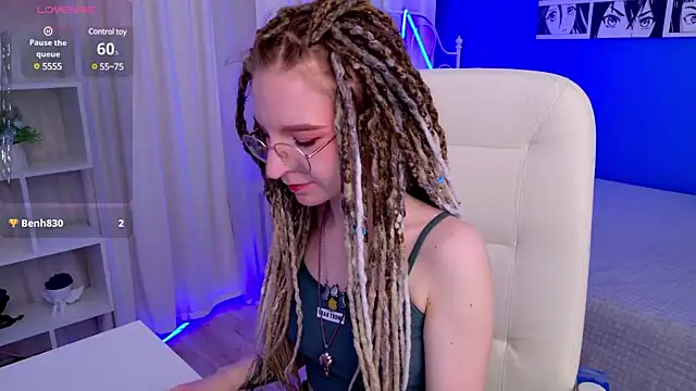 Snapshot of VioletShine chatting on January 23, 2025, 10:01 am VioletShine online show from January 23, 2025, 10:01 am