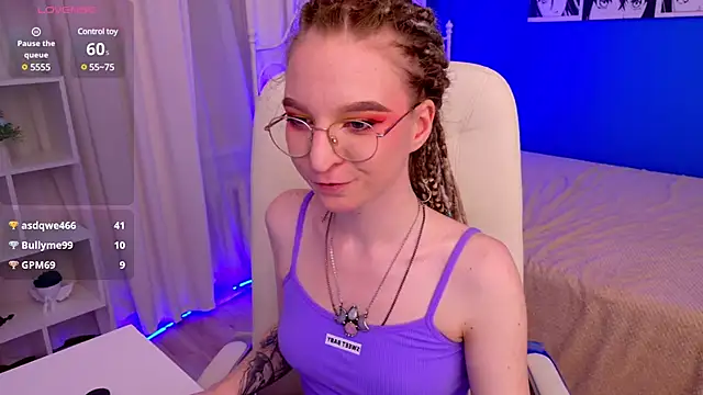 Snapshot of VioletShine chatting on January 31, 2025, 5:21 pm VioletShine online show from January 31, 2025, 5:21 pm