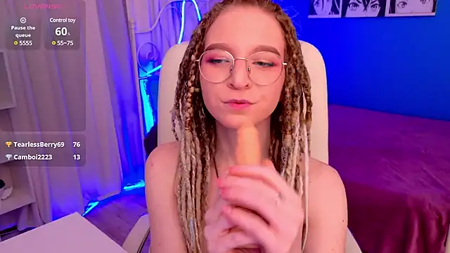 Snapshot of VioletShine chatting on February 7, 2025, 2:58 pm VioletShine online show from February 7, 2025, 2:58 pm