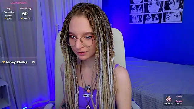 Snapshot of VioletShine chatting on March 6, 2025, 2:40 pm VioletShine online show from March 6, 2025, 2:40 pm