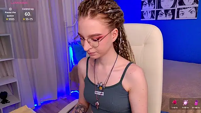 Snapshot of VioletShine chatting on March 16, 2025, 2:33 pm VioletShine online show from March 16, 2025, 2:33 pm