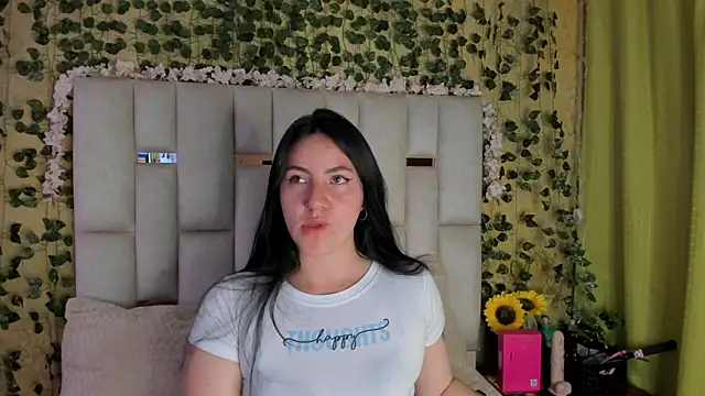 jenifer  power10 online show from March 9, 2025, 2:32 pm