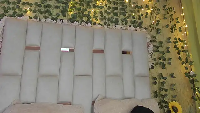 jenifer  power10 online show from March 13, 2025, 6:45 pm