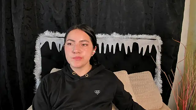 jenifer  power10 online show from December 13, 2025, 8:47 pm