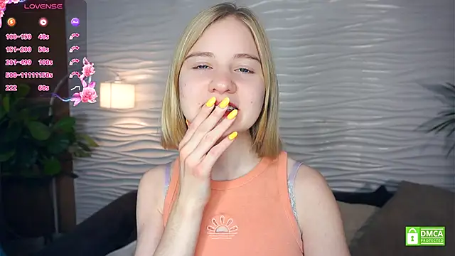 OdelinaFicken online show from November 13, 2025, 4:11 am