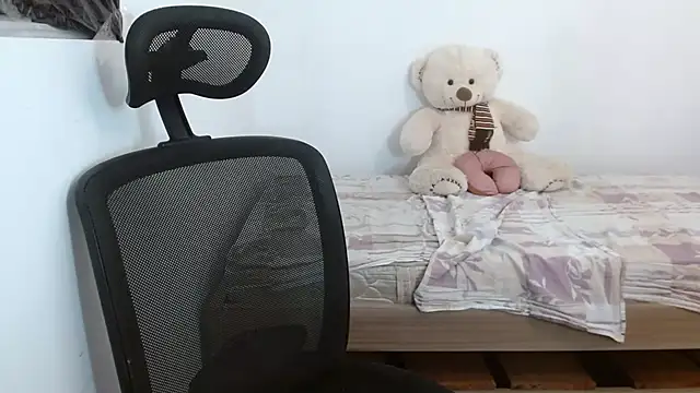 Snapshot of diamondGirl chatting on February 11, 2025, 3:40 am diamondGirl online show from February 11, 2025, 3:40 am