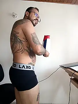 Nicky smith   online show from December 14, 2024, 4:52 pm