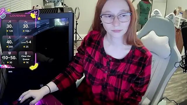 Snapshot of LilyFoxxx chatting on October 8, 2025, 3:26 am LilyFoxxx online show from October 8, 2025, 3:26 am