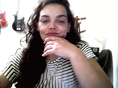 Snapshot of escritorasafada chatting on March 12, 2025, 9:45 pm escritorasafada online show from March 12, 2025, 9:45 pm