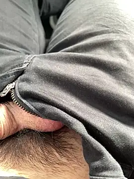 Snapshot of xxxxxrenxxxxx chatting on December 20, 2024, 3:36 am xxxxxrenxxxxx online show from December 20, 2024, 3:36 am