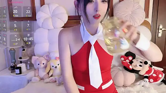 Unique-yiyi online show from December 24, 2024, 10:39 pm