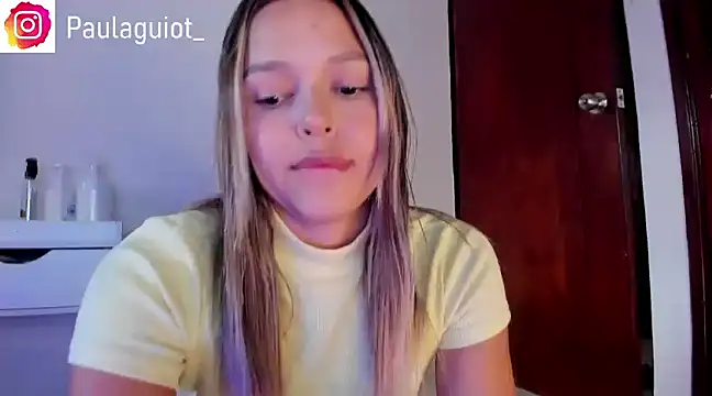 Snapshot of Cami_hunter_ chatting on February 25, 2025, 7:58 pm Cami hunter  online show from February 25, 2025, 7:58 pm
