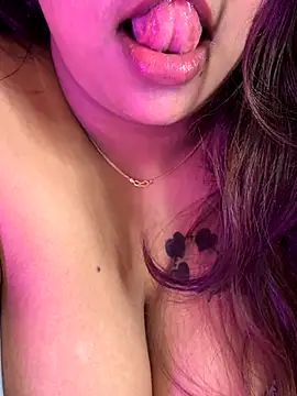 wildestcouplee online show from November 16, 2025, 7:41 pm