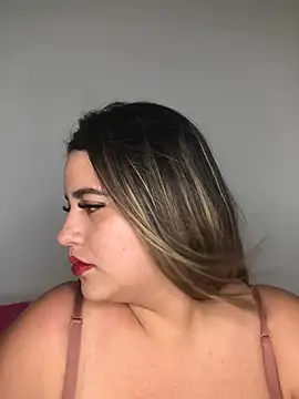 Snapshot of Amira__Fatima chatting on February 26, 2025, 8:33 pm Amira Fatima online show from February 26, 2025, 8:33 pm