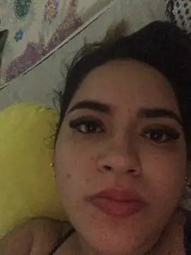 Snapshot of Amira__Fatima chatting on March 2, 2025, 5:04 pm Amira Fatima online show from March 2, 2025, 5:04 pm