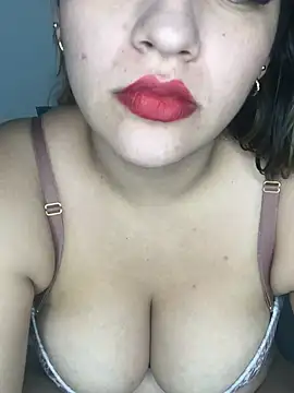 Snapshot of Amira__Fatima chatting on March 8, 2025, 8:46 pm Amira Fatima online show from March 8, 2025, 8:46 pm