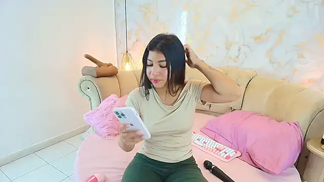 khloeblake online show from November 18, 2025, 5:12 am