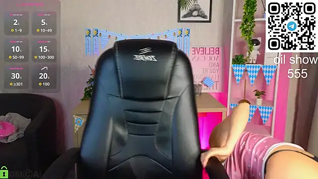 Snapshot of Christy_Little chatting on September 25, 2025, 11:52 pm Christy Little online show from September 25, 2025, 11:52 pm