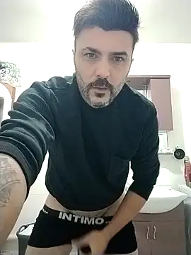 hot man eray online show from November 2, 2025, 3:47 pm