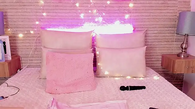 Snapshot of Catalinna_Thompson chatting on February 8, 2025, 6:12 pm Catalinna Thompson online show from February 8, 2025, 6:12 pm