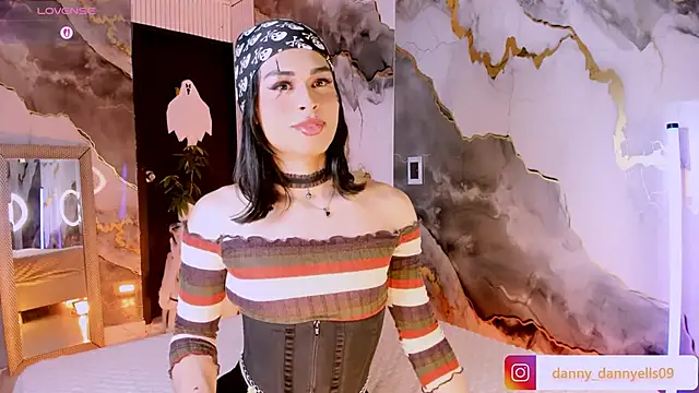 sweet dannyfem online show from October 30, 2025, 5:42 am