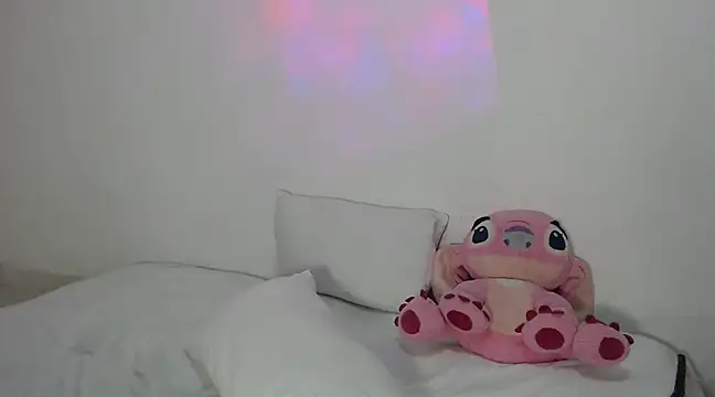 Snapshot of Nataly_Dolll chatting on December 7, 2024, 6:43 am Nataly Dolll online show from December 7, 2024, 6:43 am