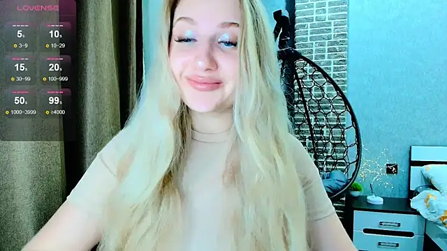 Evacadooo online show from September 13, 2025, 7:24 pm