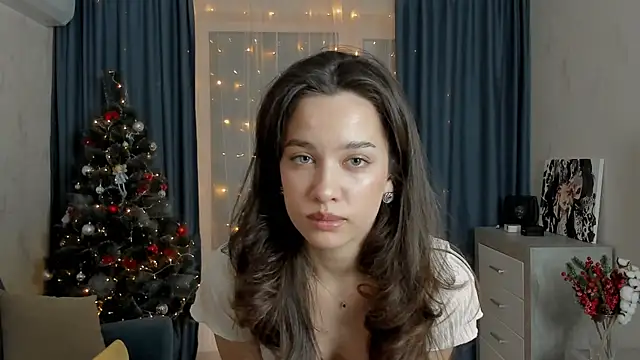 Snapshot of EmeliaReaper chatting on February 16, 2025, 9:48 pm EmeliaReaper online show from February 16, 2025, 9:48 pm