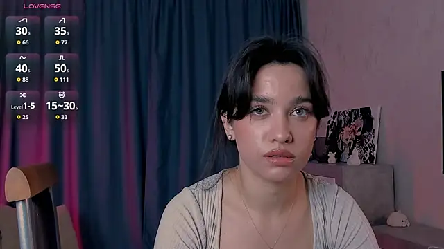 Snapshot of EmeliaReaper chatting on October 17, 2025, 9:17 pm EmeliaReaper online show from October 17, 2025, 9:17 pm