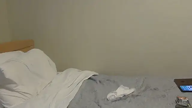 housewife shantie online show from October 12, 2025, 10:47 am