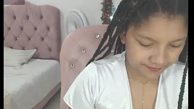 Snapshot of elly_willis chatting on January 1, 2025, 10:13 pm elly willis online show from January 1, 2025, 10:13 pm