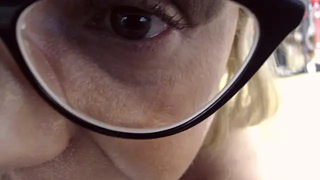 Miss MarieJo online show from October 9, 2025, 11:47 pm