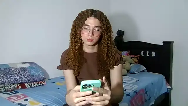 Snapshot of CELESSTESeductora chatting on February 19, 2025, 6:10 pm CELESSTESeductora online show from February 19, 2025, 6:10 pm