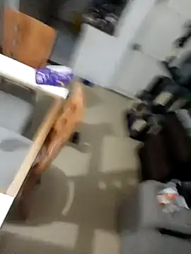 laura arias018 online show from November 28, 2025, 10:45 pm