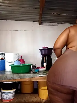 curvyloneah75 online show from November 6, 2025, 6:03 am