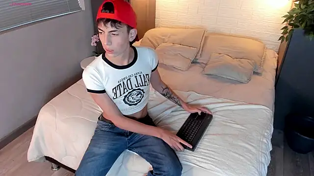 Snapshot of MattiDeLuca chatting on December 18, 2024, 11:56 am MattiDeLuca online show from December 18, 2024, 11:56 am