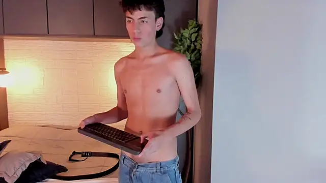 Snapshot of MattiDeLuca chatting on December 21, 2024, 5:51 pm MattiDeLuca online show from December 21, 2024, 5:51 pm