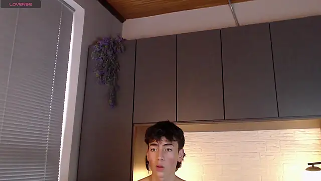 Snapshot of MattiDeLuca chatting on December 26, 2024, 6:01 pm MattiDeLuca online show from December 26, 2024, 6:01 pm