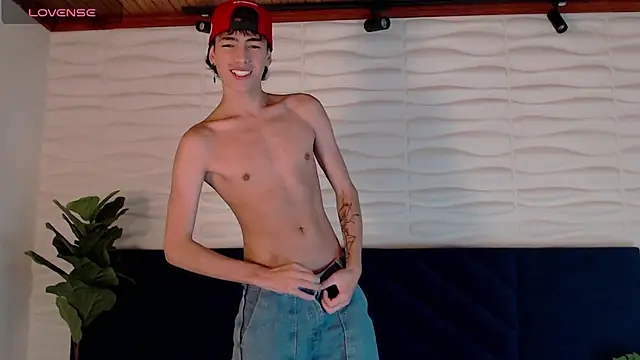 Snapshot of MattiDeLuca chatting on December 29, 2024, 7:43 pm MattiDeLuca online show from December 29, 2024, 7:43 pm