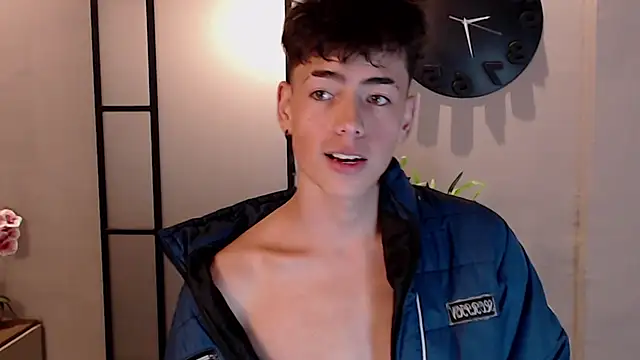 Snapshot of MattiDeLuca chatting on January 8, 2025, 2:35 pm MattiDeLuca online show from January 8, 2025, 2:35 pm