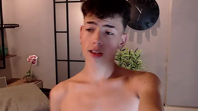 Snapshot of MattiDeLuca chatting on January 8, 2025, 6:09 pm MattiDeLuca online show from January 8, 2025, 6:09 pm