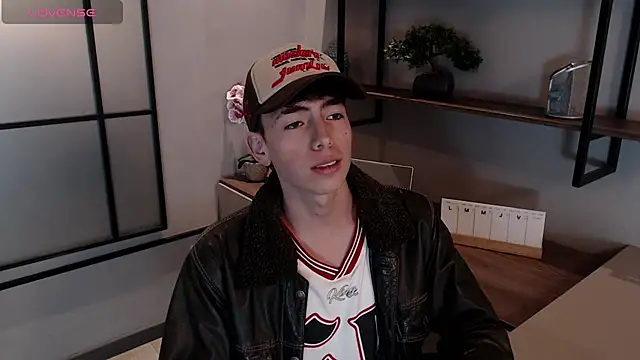 Snapshot of MattiDeLuca chatting on January 25, 2025, 5:30 pm MattiDeLuca online show from January 25, 2025, 5:30 pm