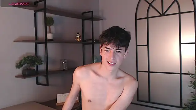 Snapshot of MattiDeLuca chatting on February 12, 2025, 2:43 pm MattiDeLuca online show from February 12, 2025, 2:43 pm