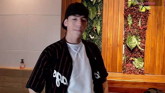 Snapshot of MattiDeLuca chatting on February 17, 2025, 12:05 pm MattiDeLuca online show from February 17, 2025, 12:05 pm