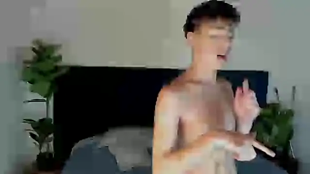 Snapshot of MattiDeLuca chatting on February 28, 2025, 10:39 pm MattiDeLuca online show from February 28, 2025, 10:39 pm